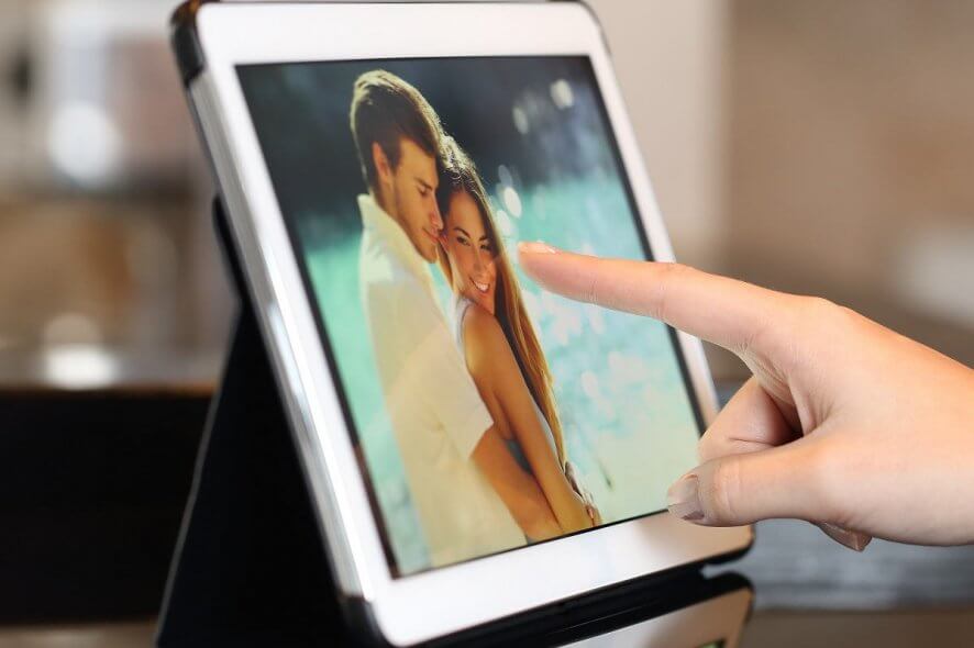Buy digital photo frames that play video
